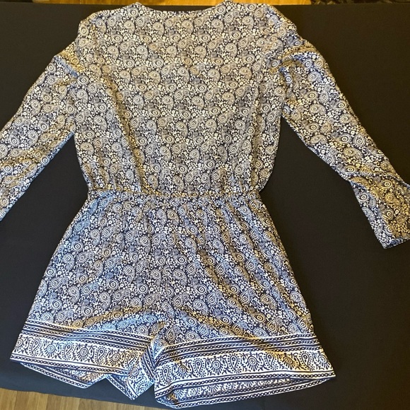 Ann Taylor Loft Aztec Long Sleeve Romper Sz 6 Navy Blue Geo Print Pockets - Picture 3 of 12